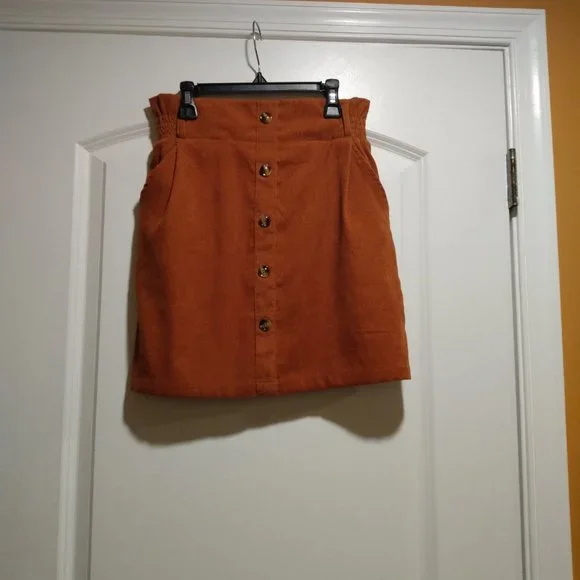 Burnt Orange Skirt with Pockets and Belt - Picture 2 of 4